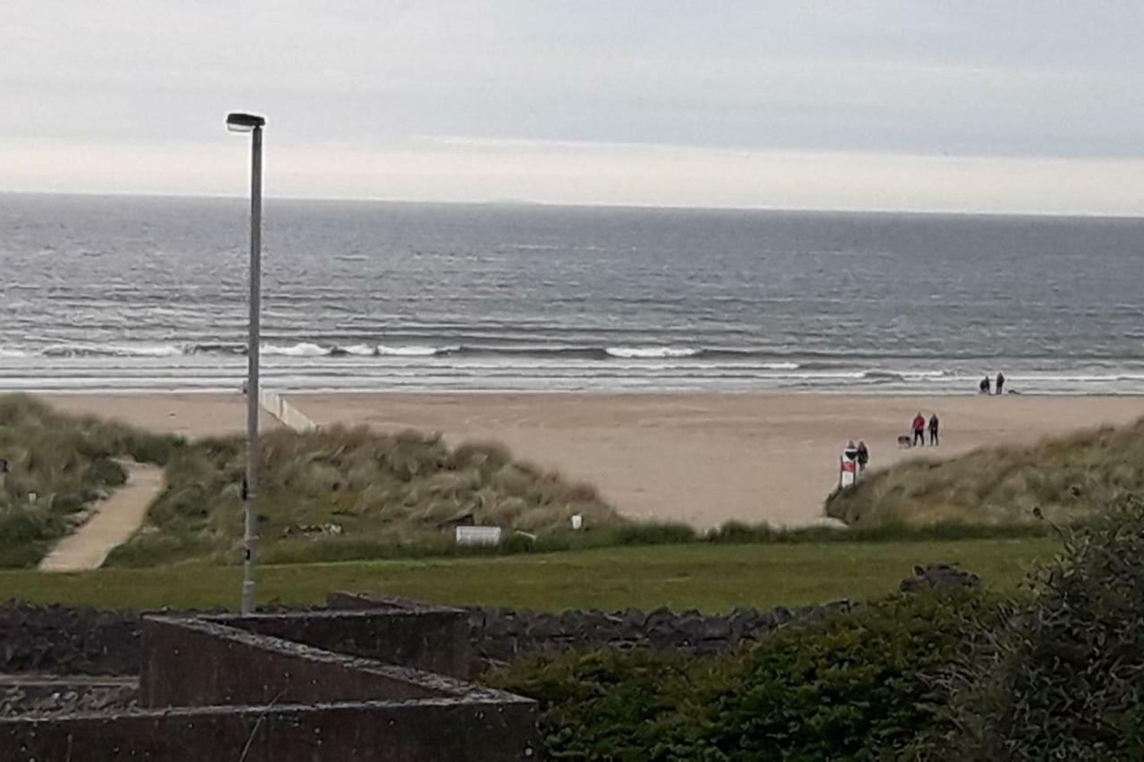Marine Beach Escape Castlerock Beside Beach Golf Course And Pub Exterior photo