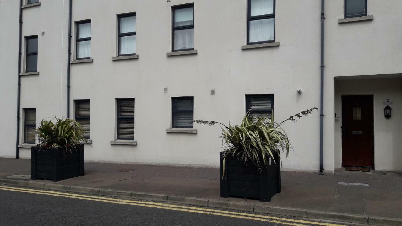Marine Beach Escape Castlerock Beside Beach Golf Course And Pub Exterior photo